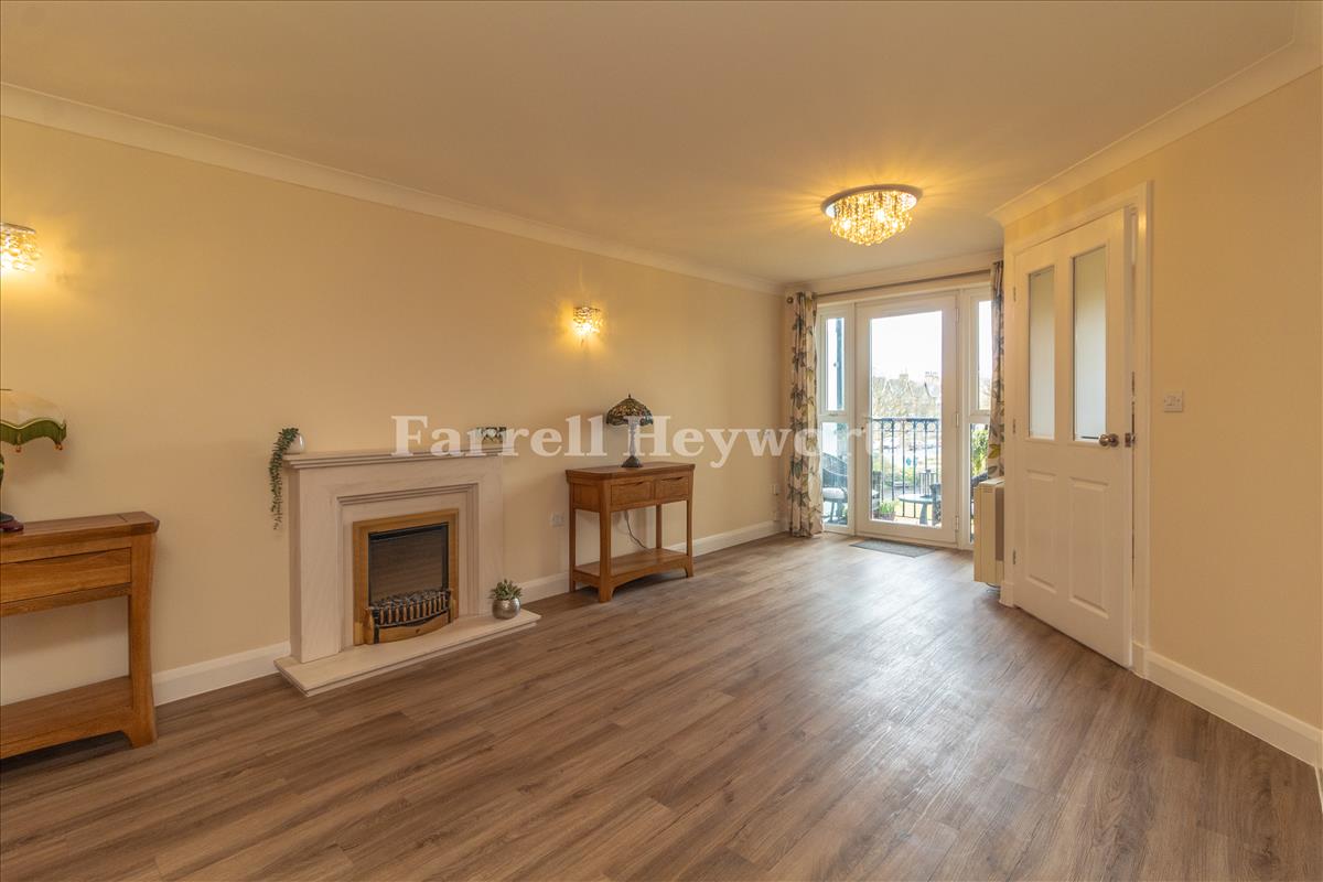 Lounge Diner image 2