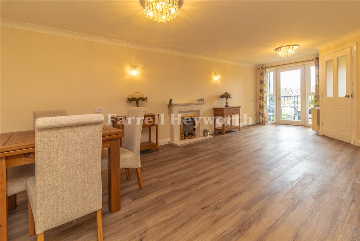 Lounge Diner image 3