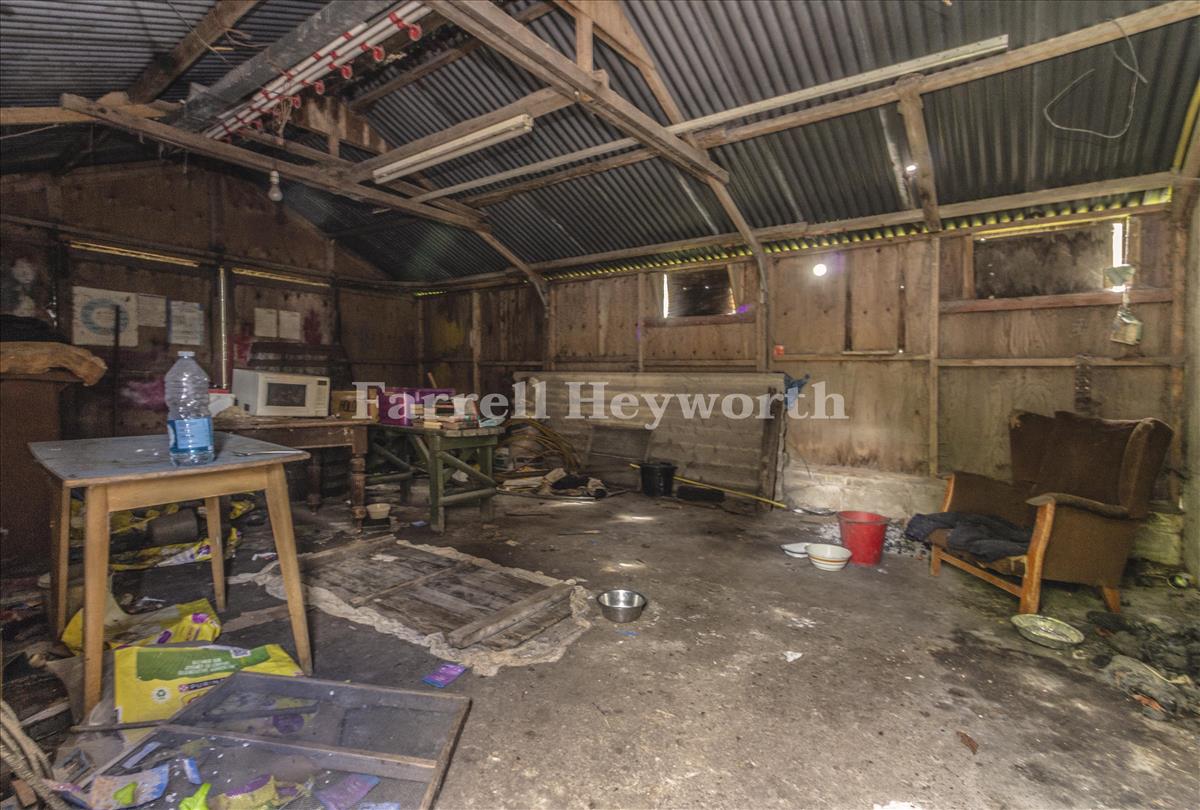 Outbuilding d