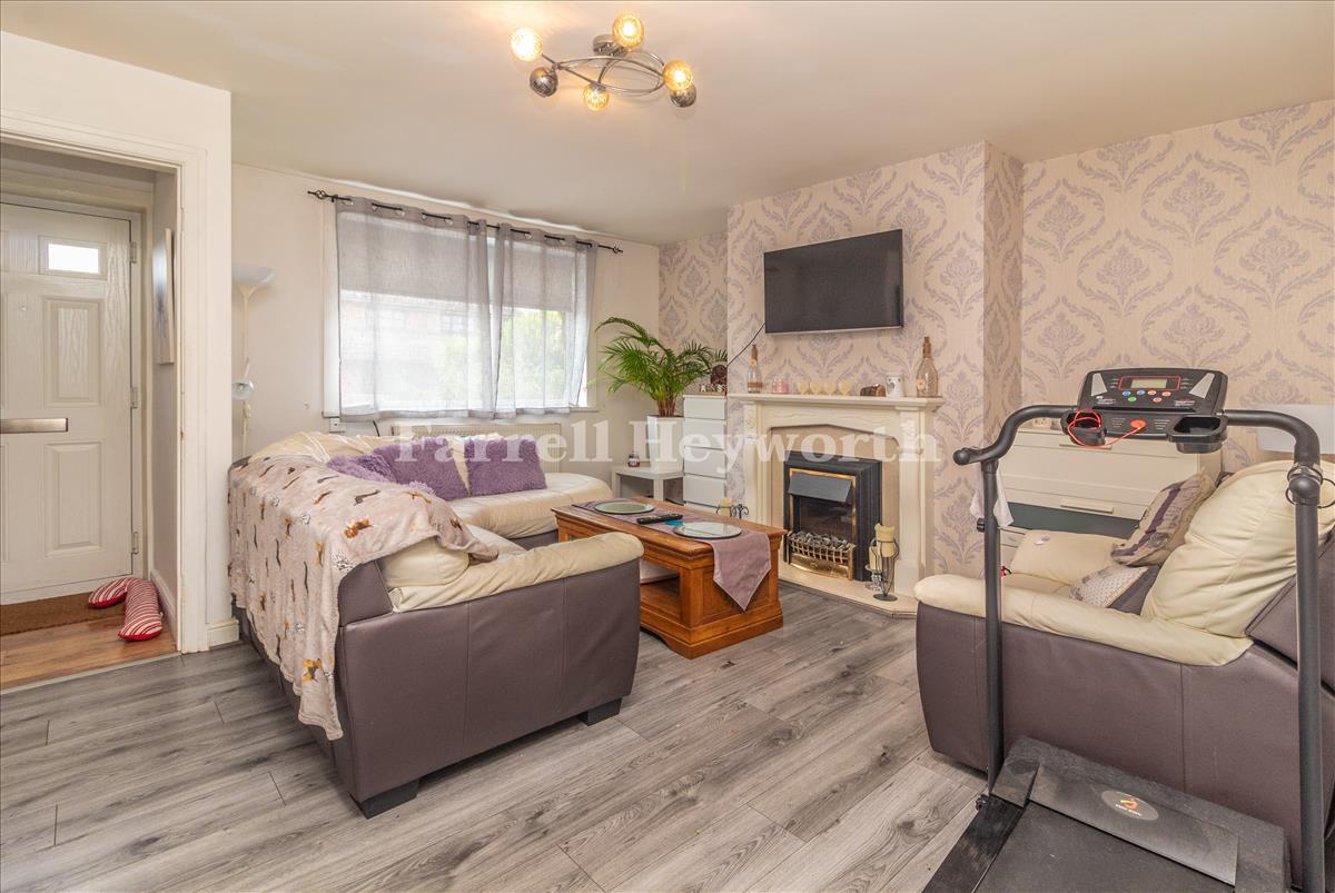 Lounge image 2