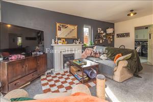 Lounge Diner image 2