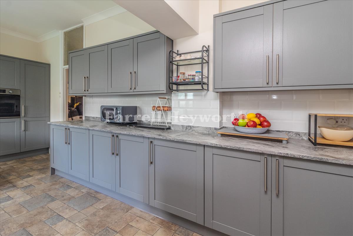 Kitchen Diner image 2