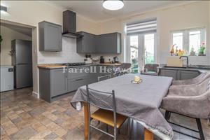 Kitchen Diner image 6