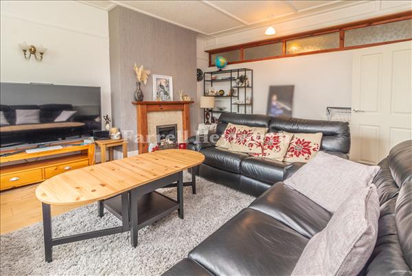 Lounge image 2