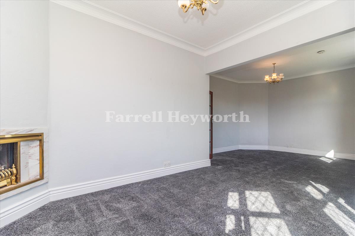 Lounge Diner image 3