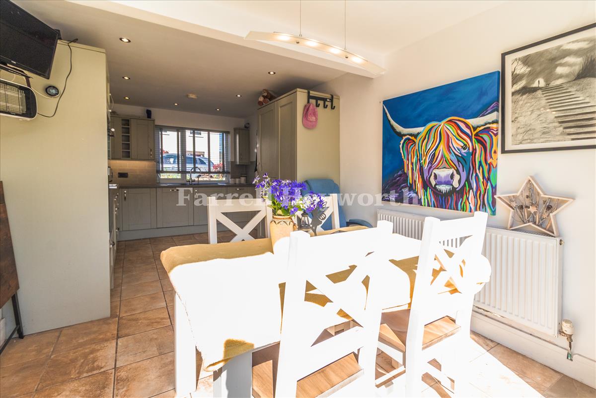 Kitchen Diner image 2