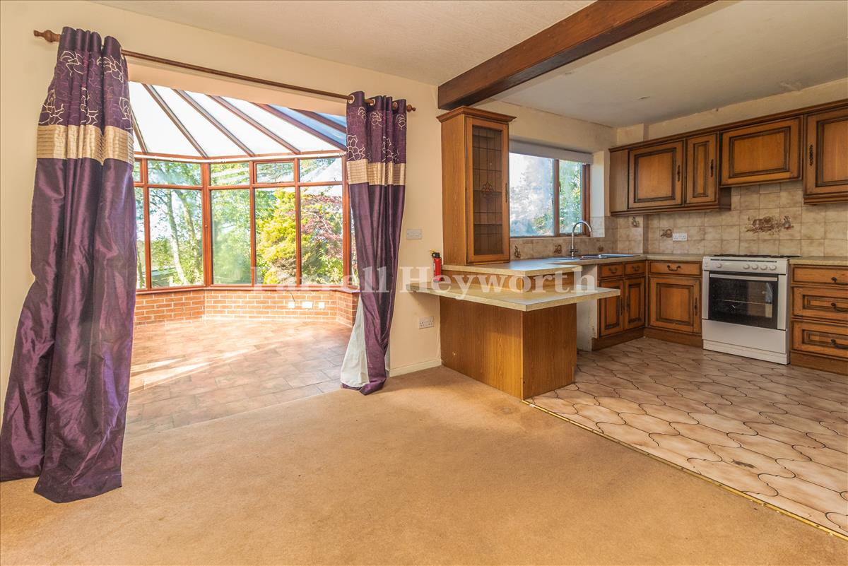 Kitchen Diner image 2