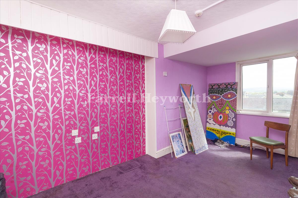 Flat 5 Bedroom