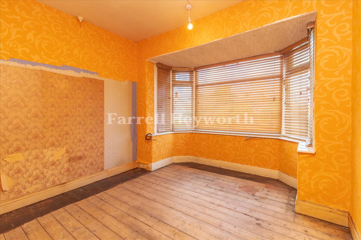 Bedroom 1 image 2