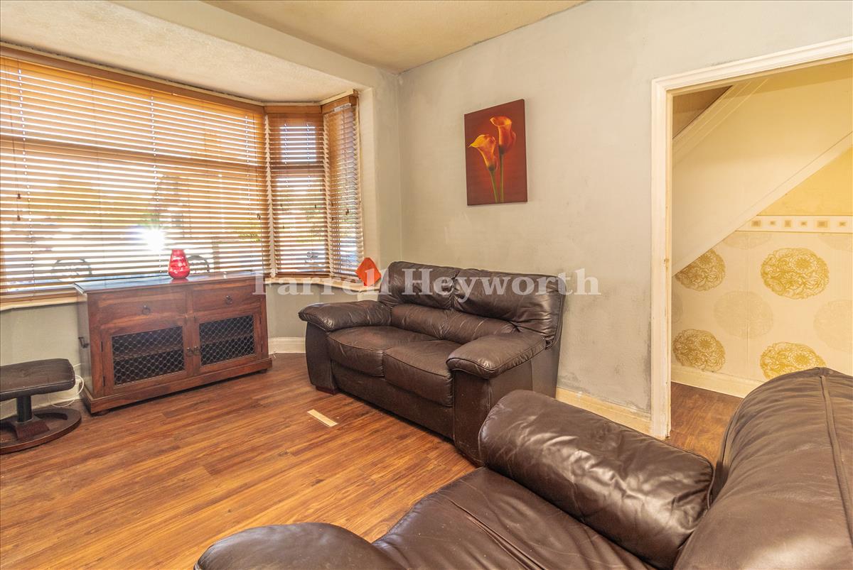 Lounge image 2