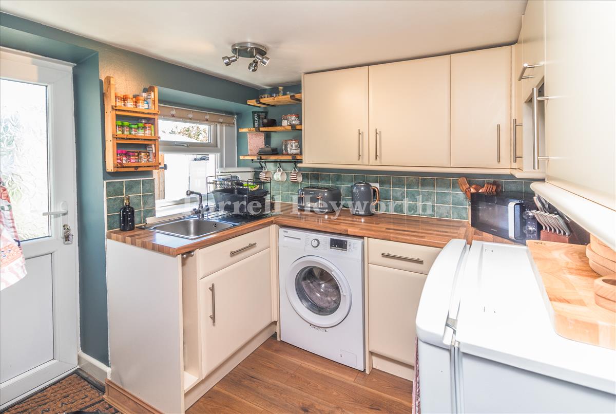 Kitchen image 2