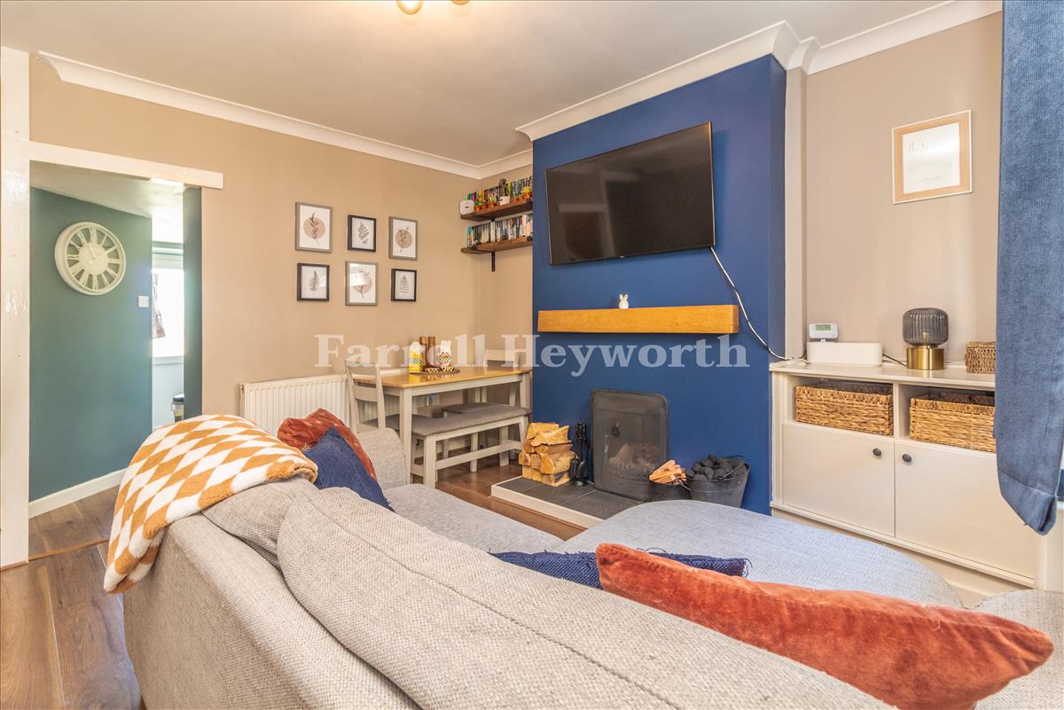 Lounge image 2