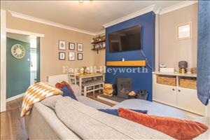 Lounge image 2
