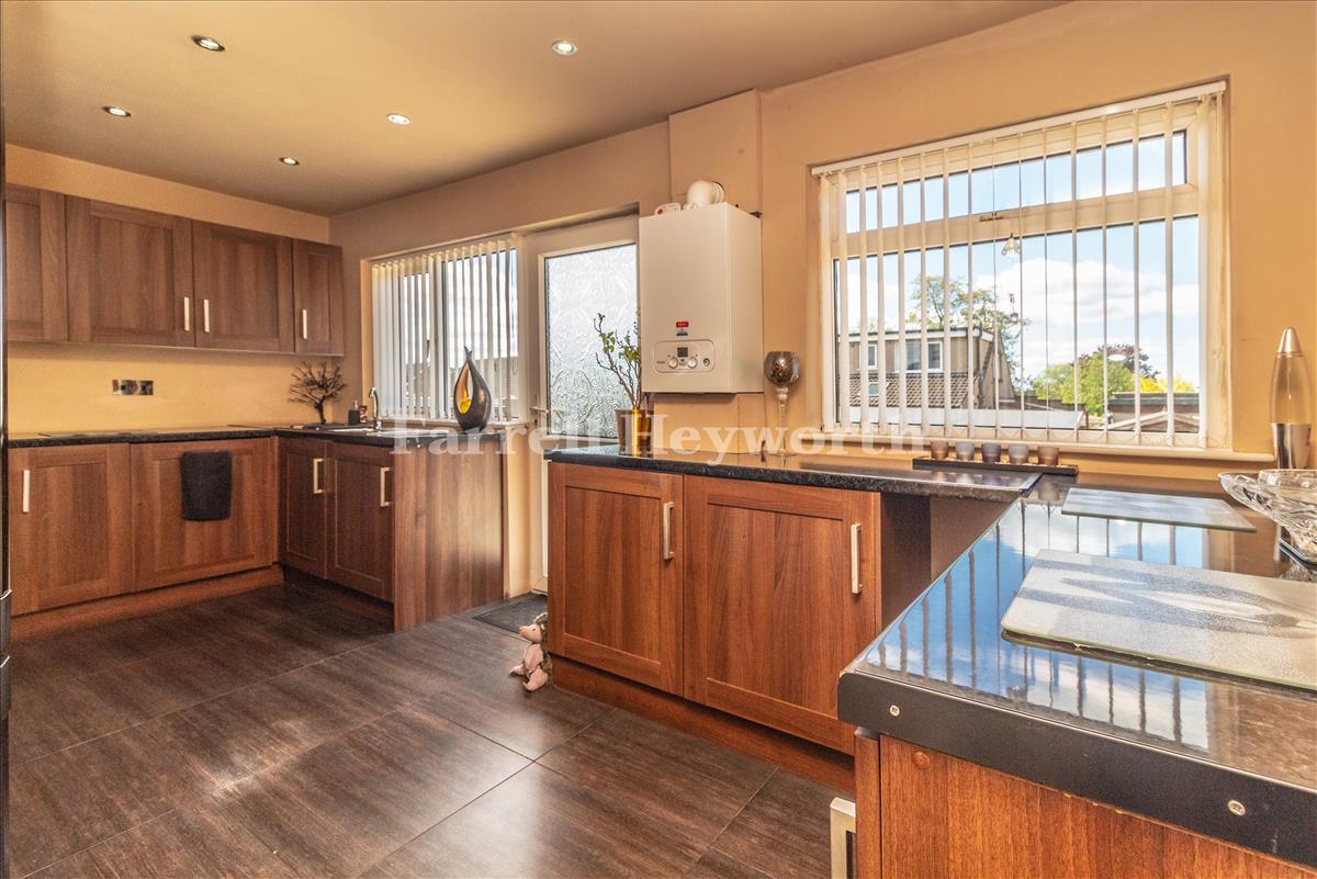 Kitchen image 4