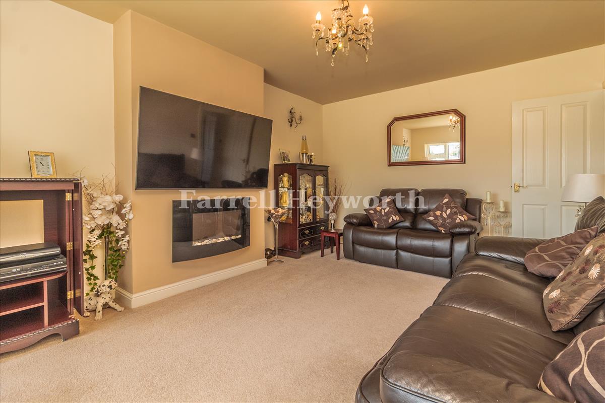 Lounge image 3