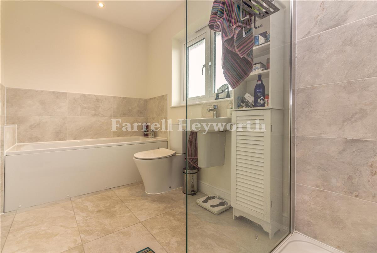 En Suite 1 b
