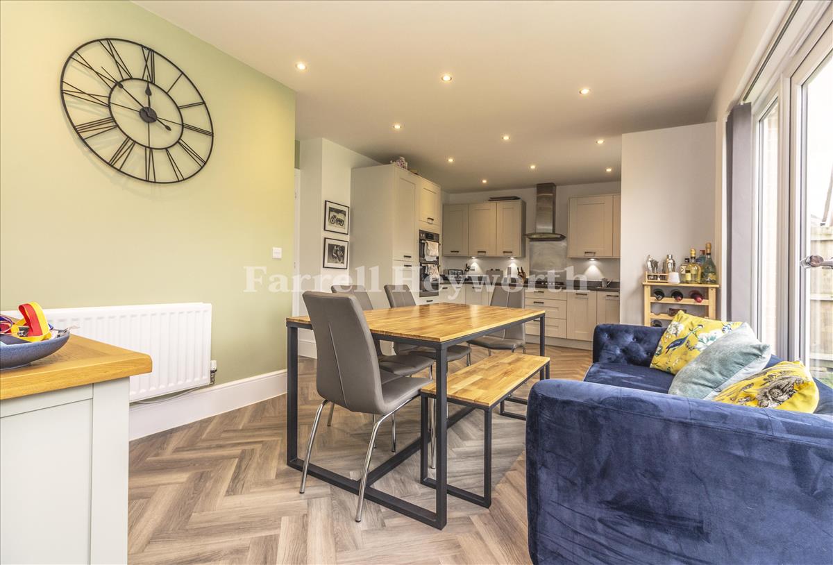 Kitchen f
