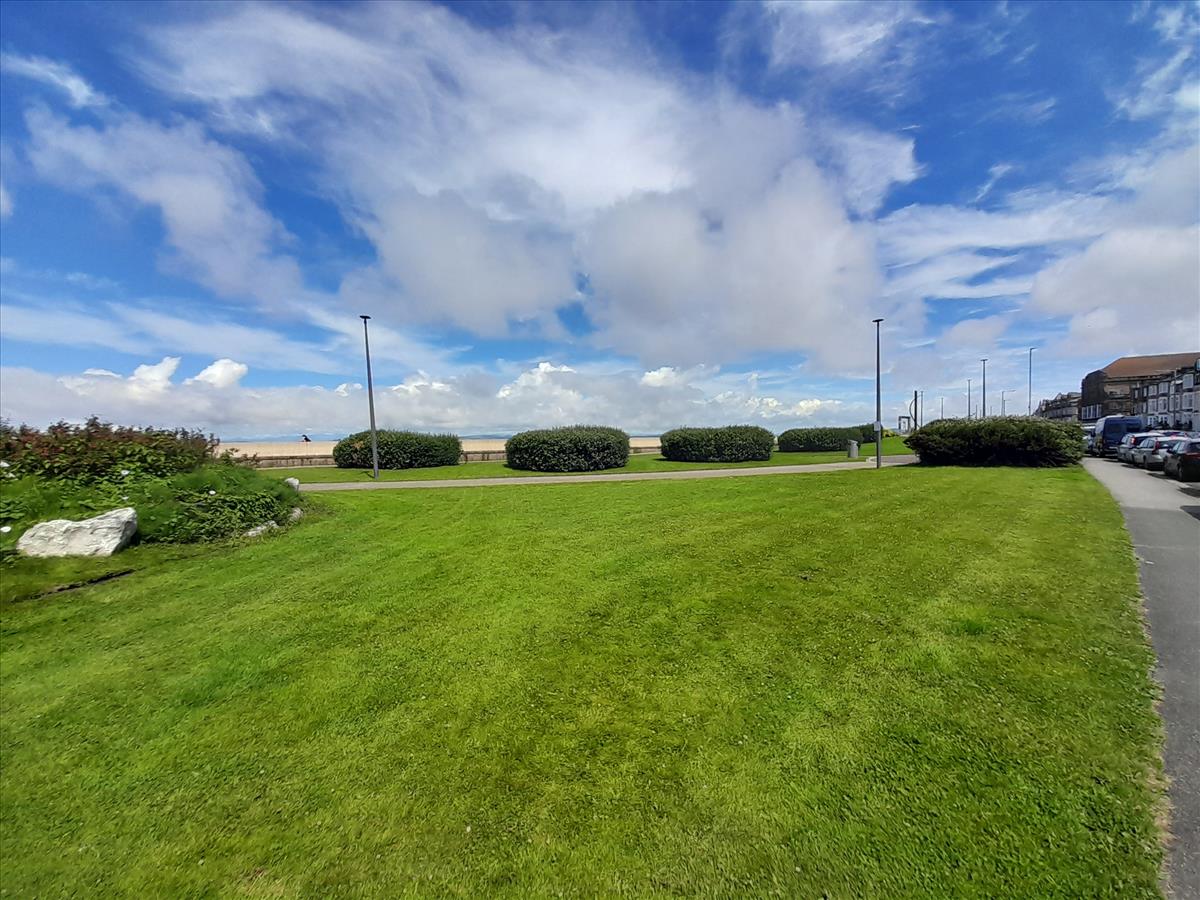 Marine Road West Gardens 3rd Photo