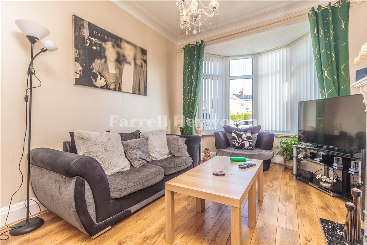 Lounge image 2
