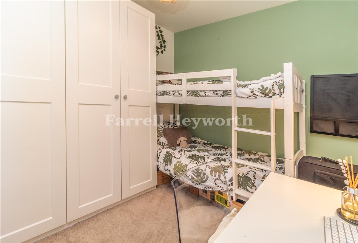 Bedroom 2 image 2