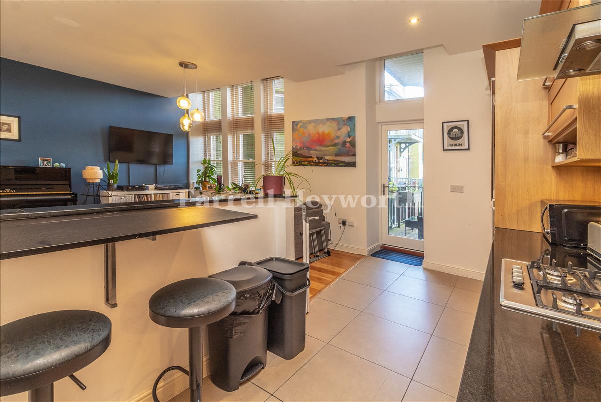 Kitchen Area image 3