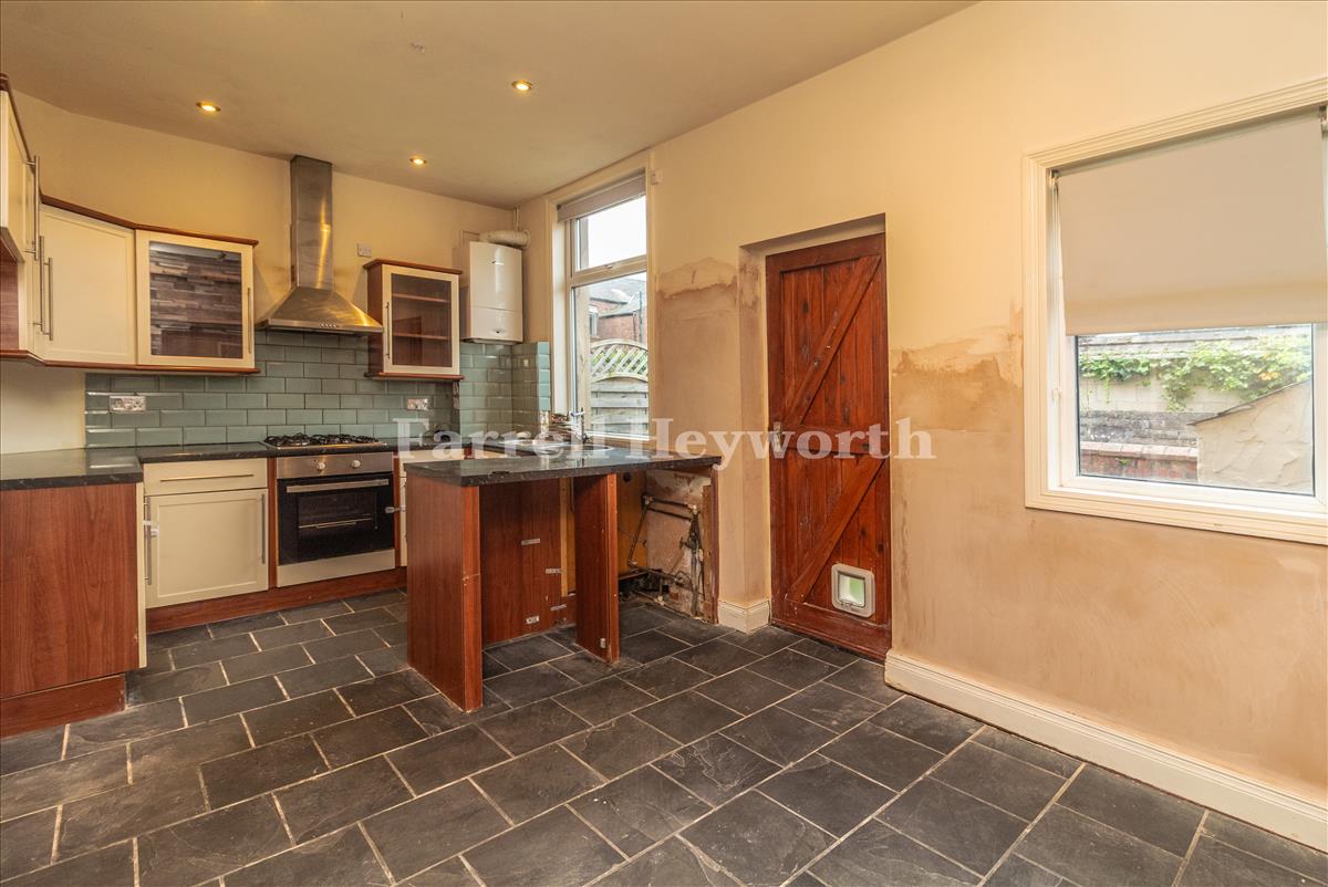 Kitchen Diner image 2