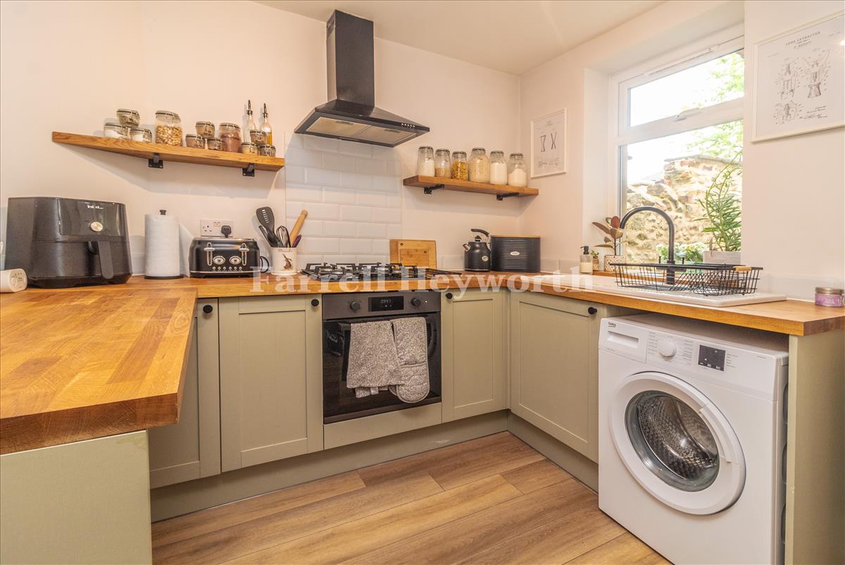 Kitchen image 3