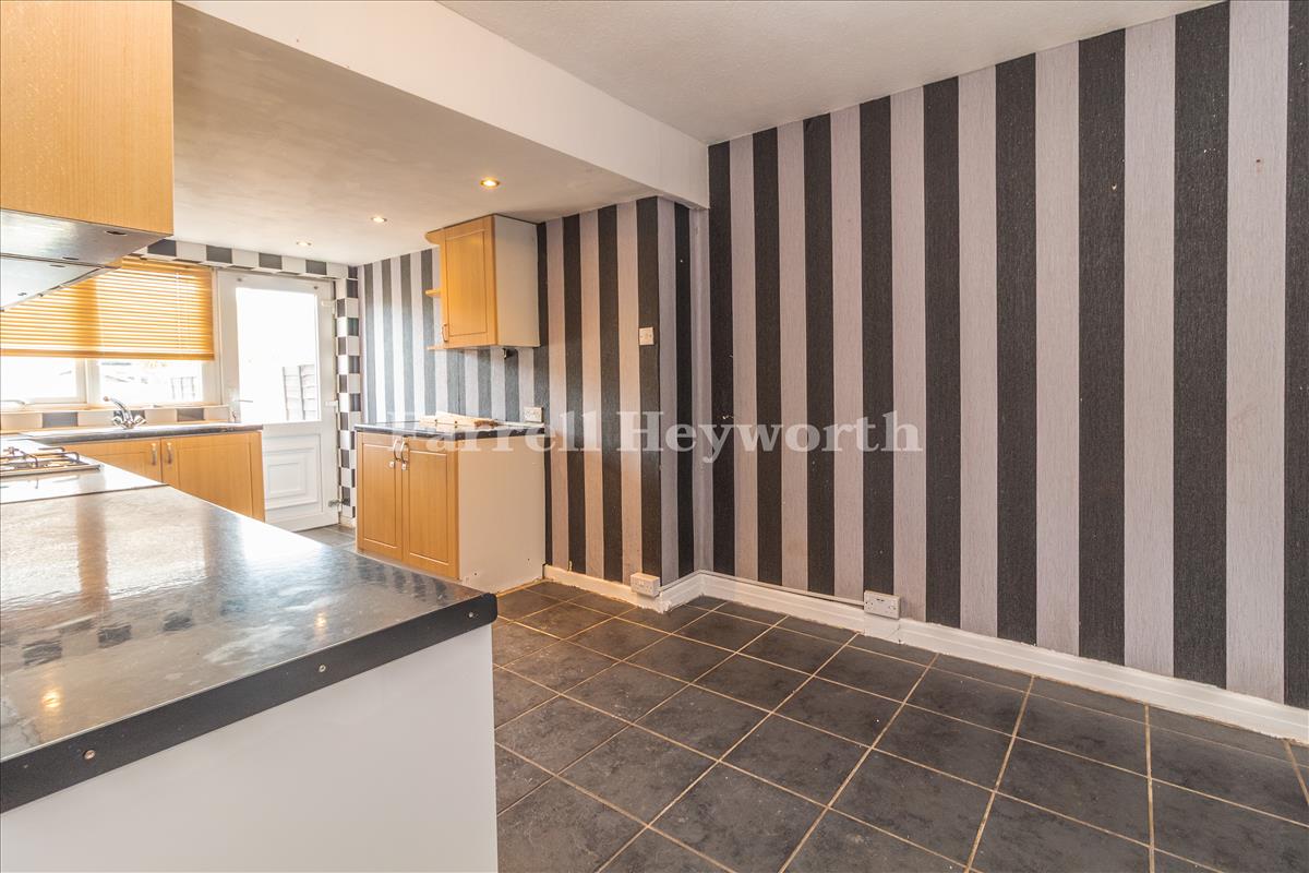 Kitchen Diner image 3