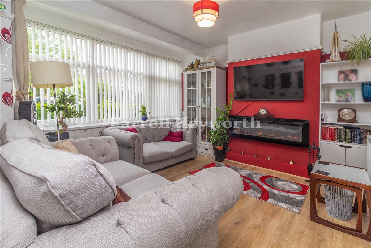Lounge image 2