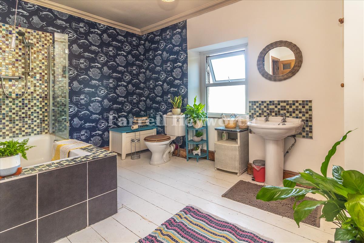 Bathroom image 2