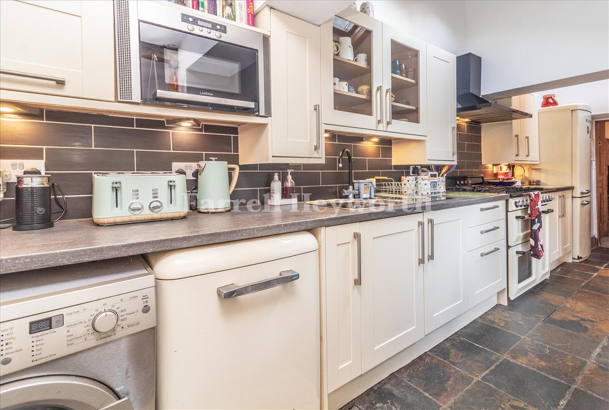 Kitchen image 2