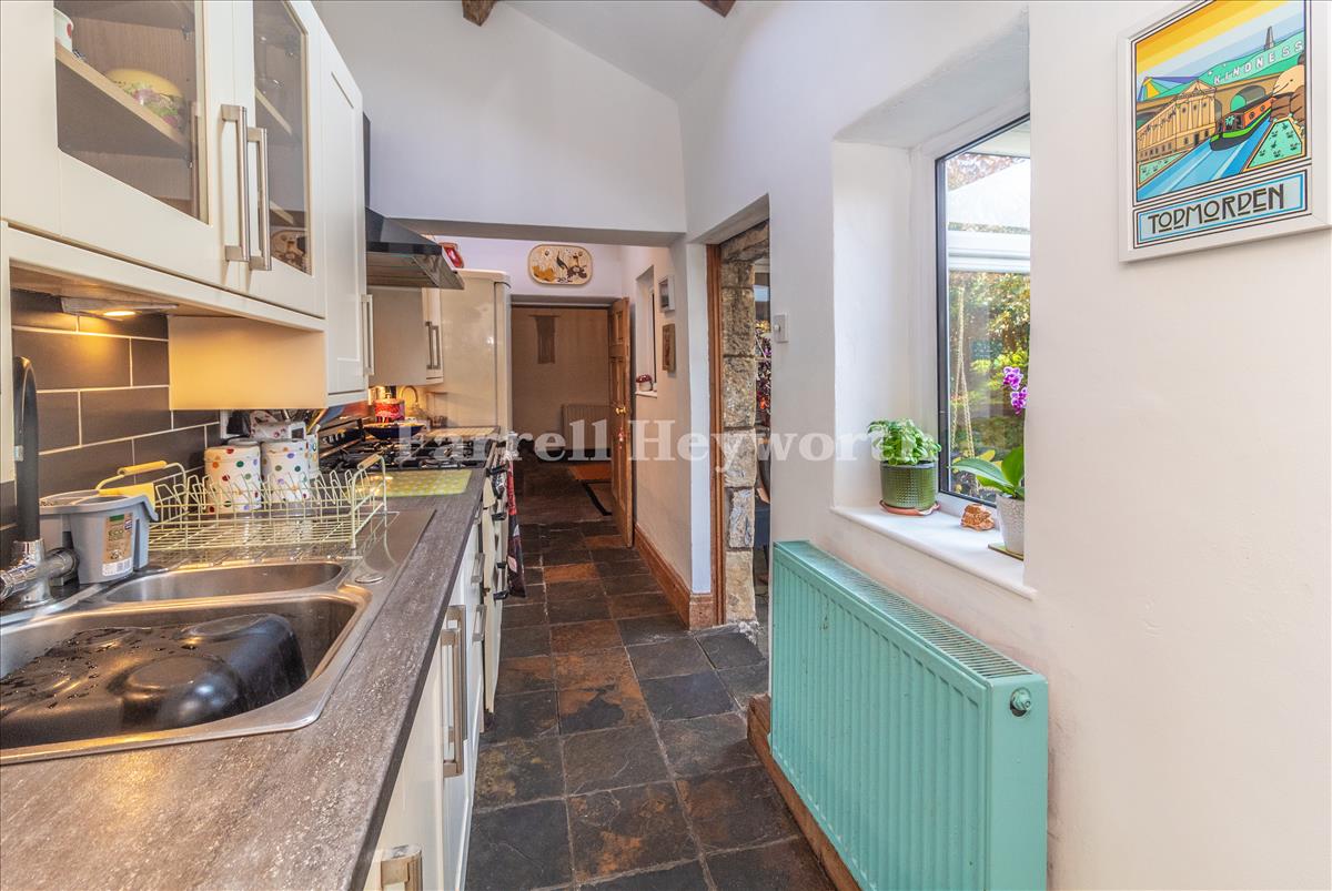 Kitchen image 3