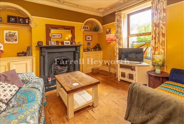 Lounge image 2