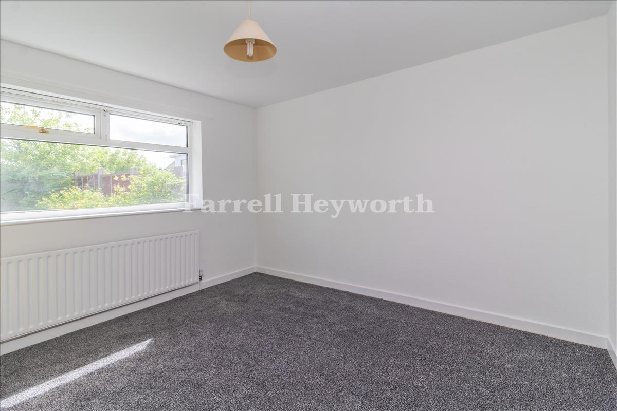 Bedroom 1 image 2