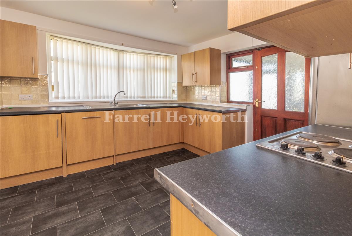 Kitchen image 3