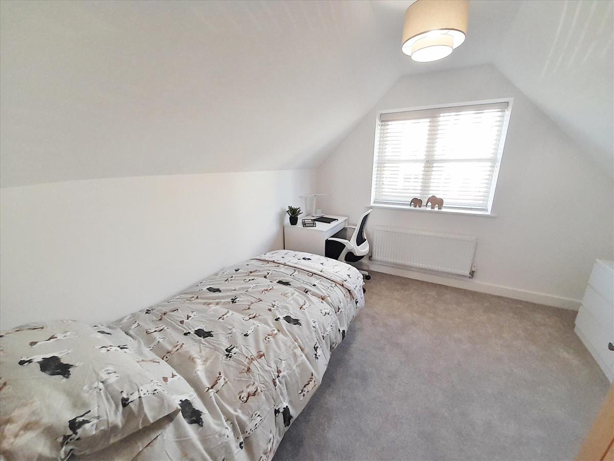 2nd bedroom 1st floor_2256x1503