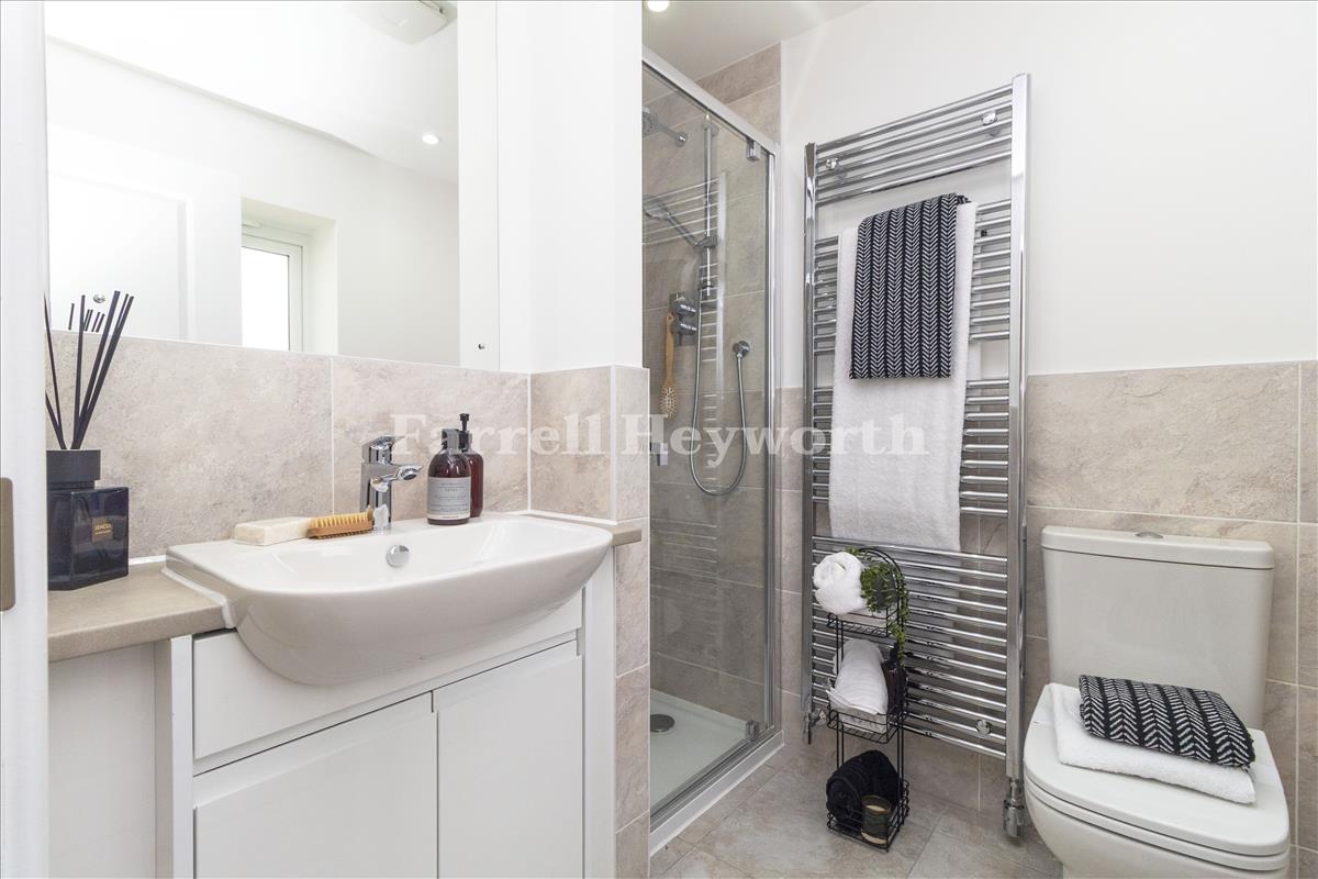 Bedroom 1 en suite