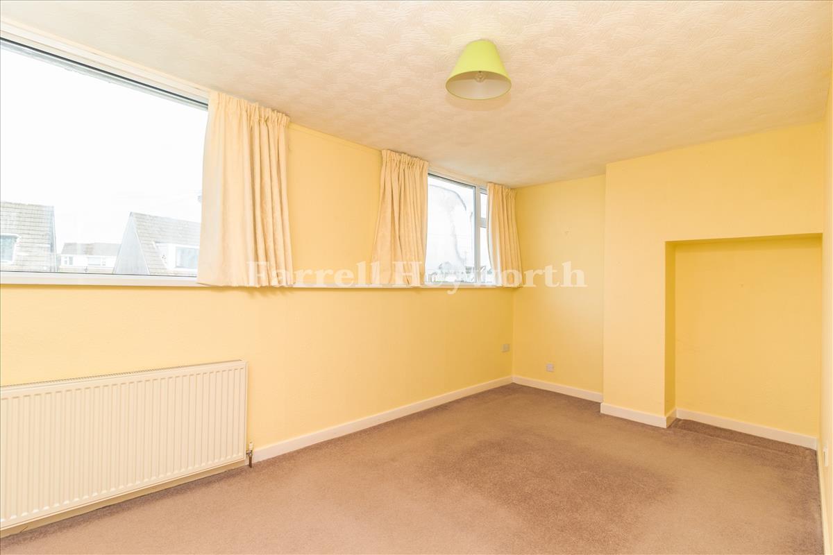 Bedroom 1 image 2
