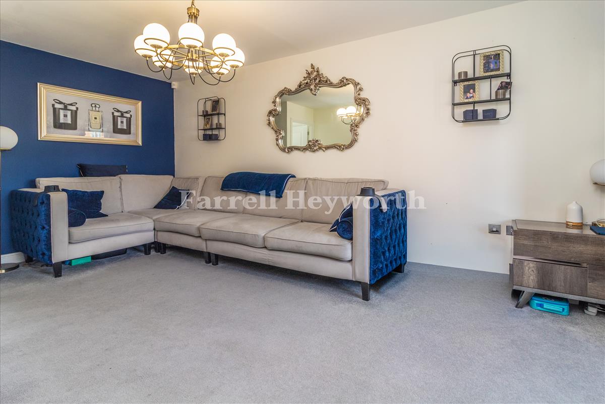 Lounge image 3