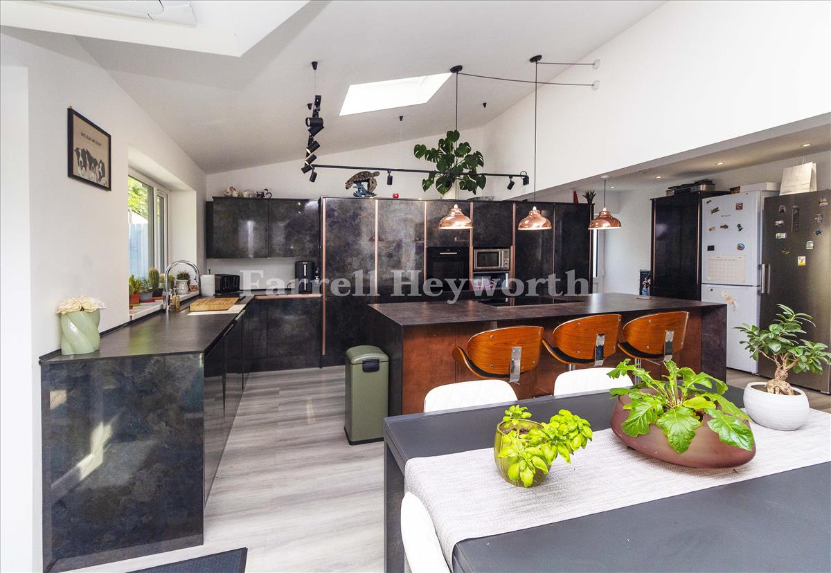 Open Plan Living 6