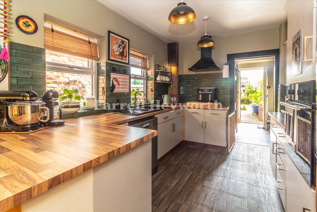 Kitchen image 2