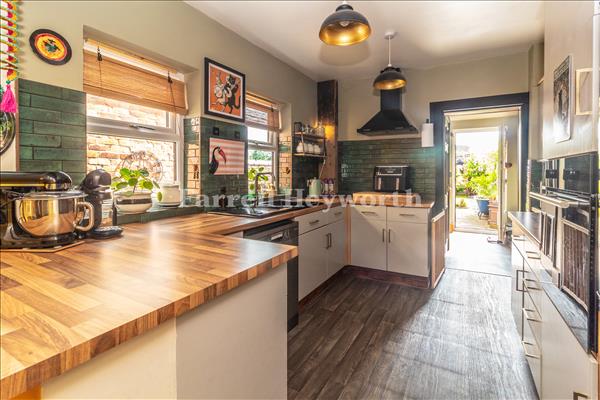 Kitchen image 2