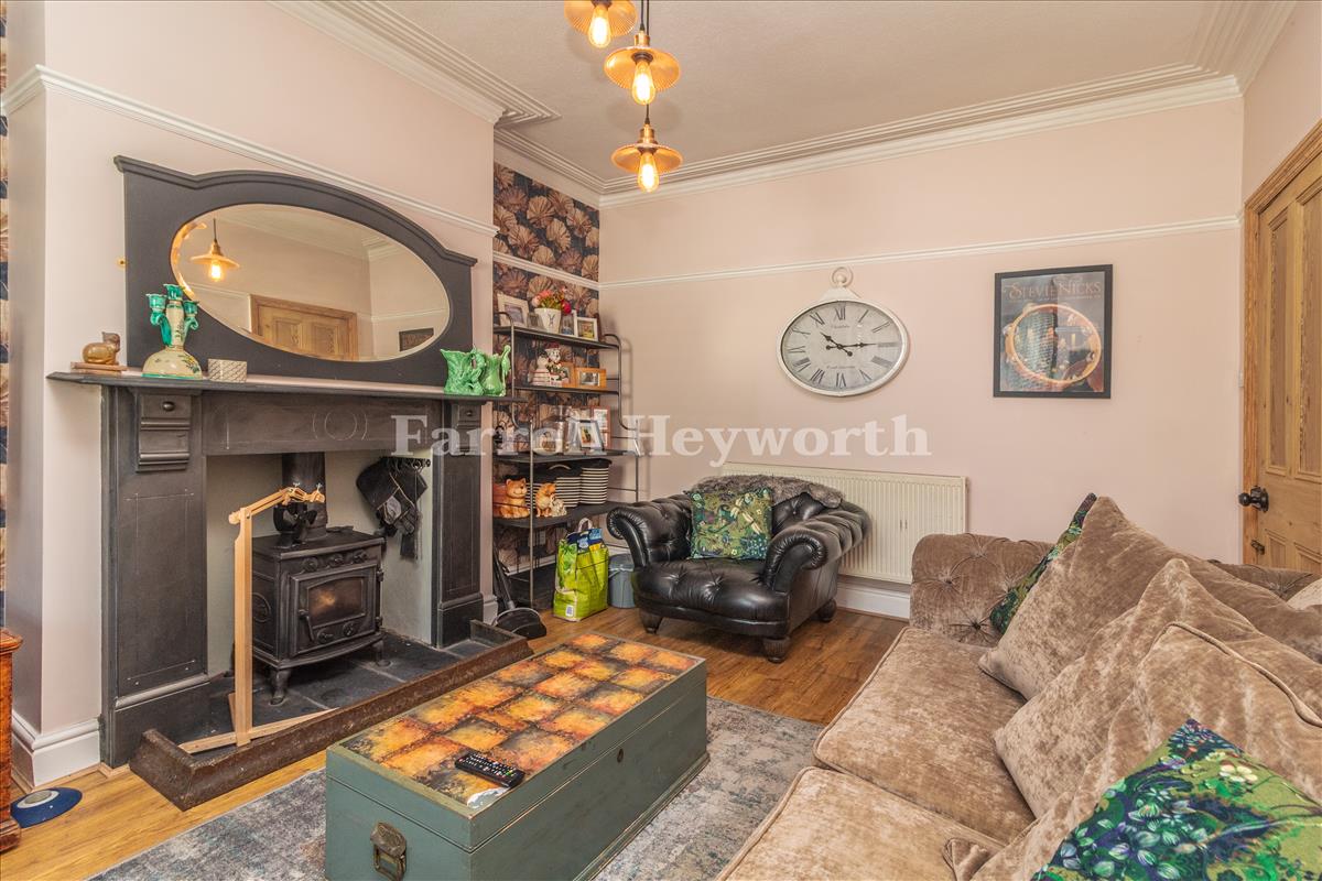 Lounge image 2