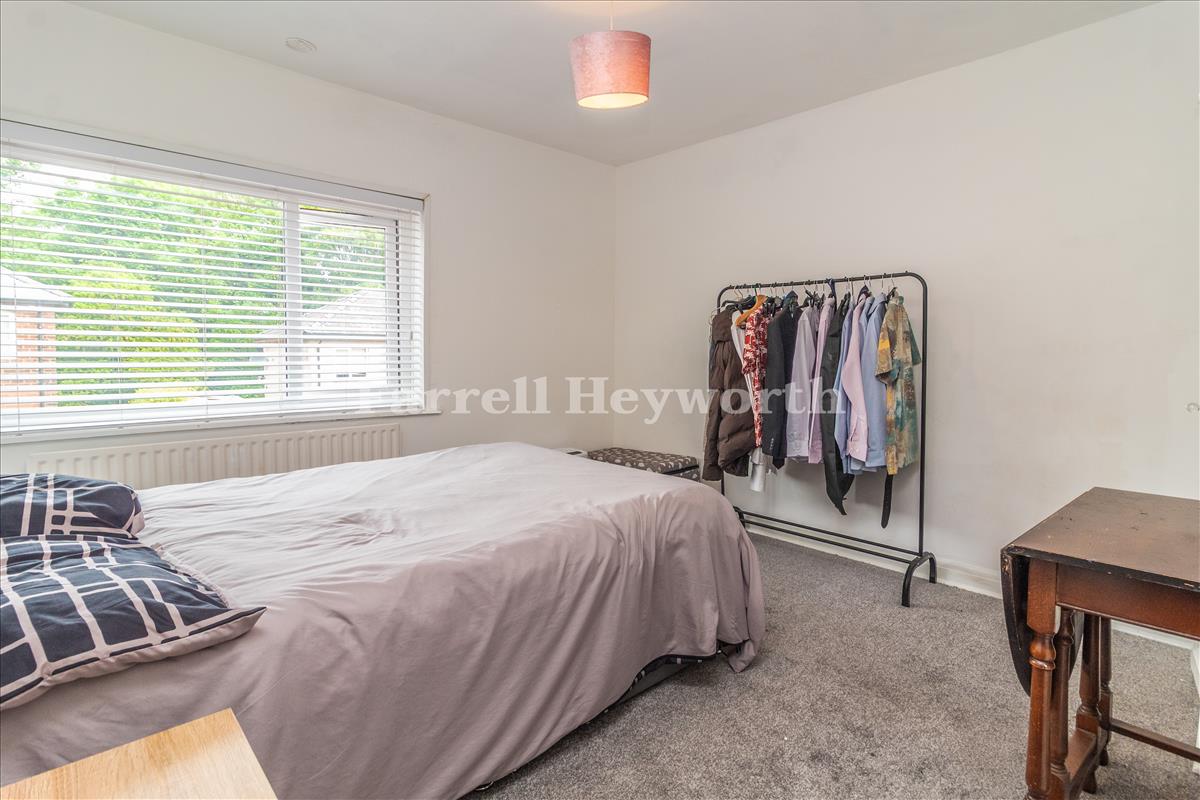 Bedroom 2 image 2