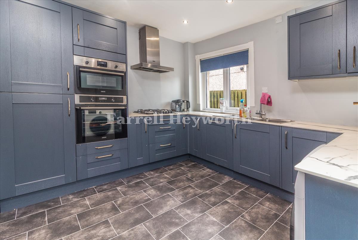 Kitchen image 3