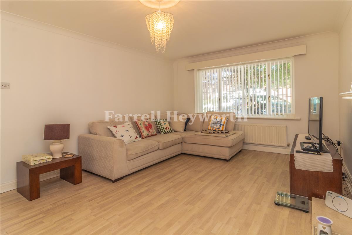 Lounge image 2
