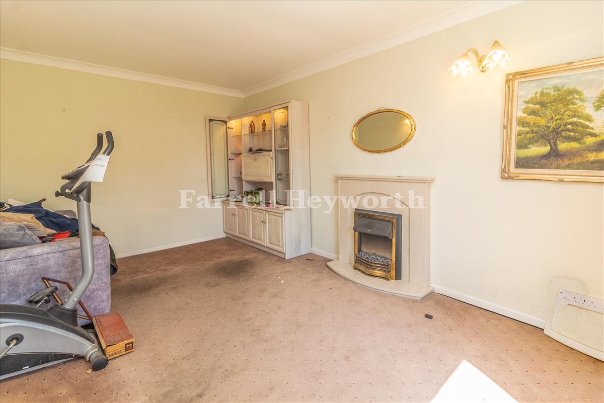 Lounge image 2
