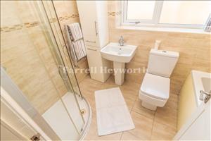 Bathroom image 2