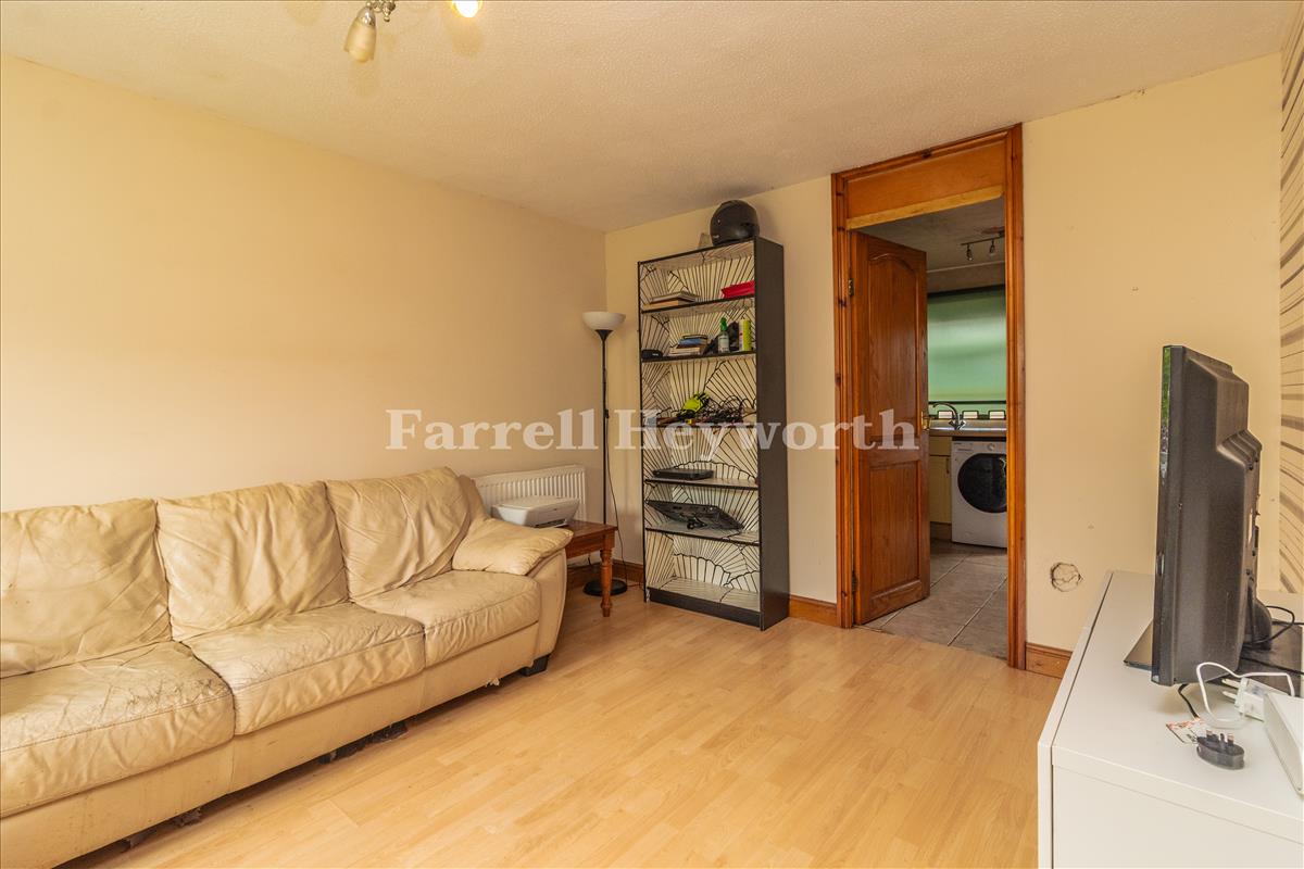 Lounge image 4