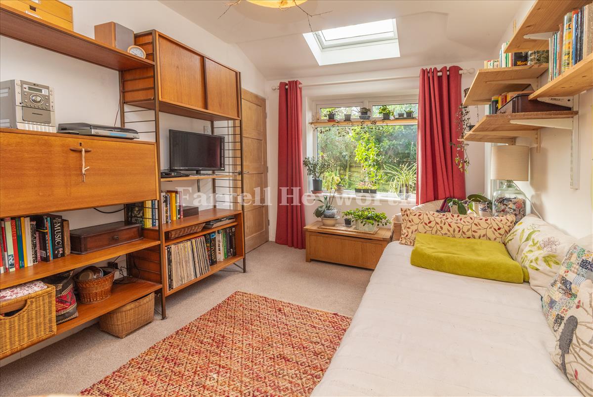 Sitting Room image 2